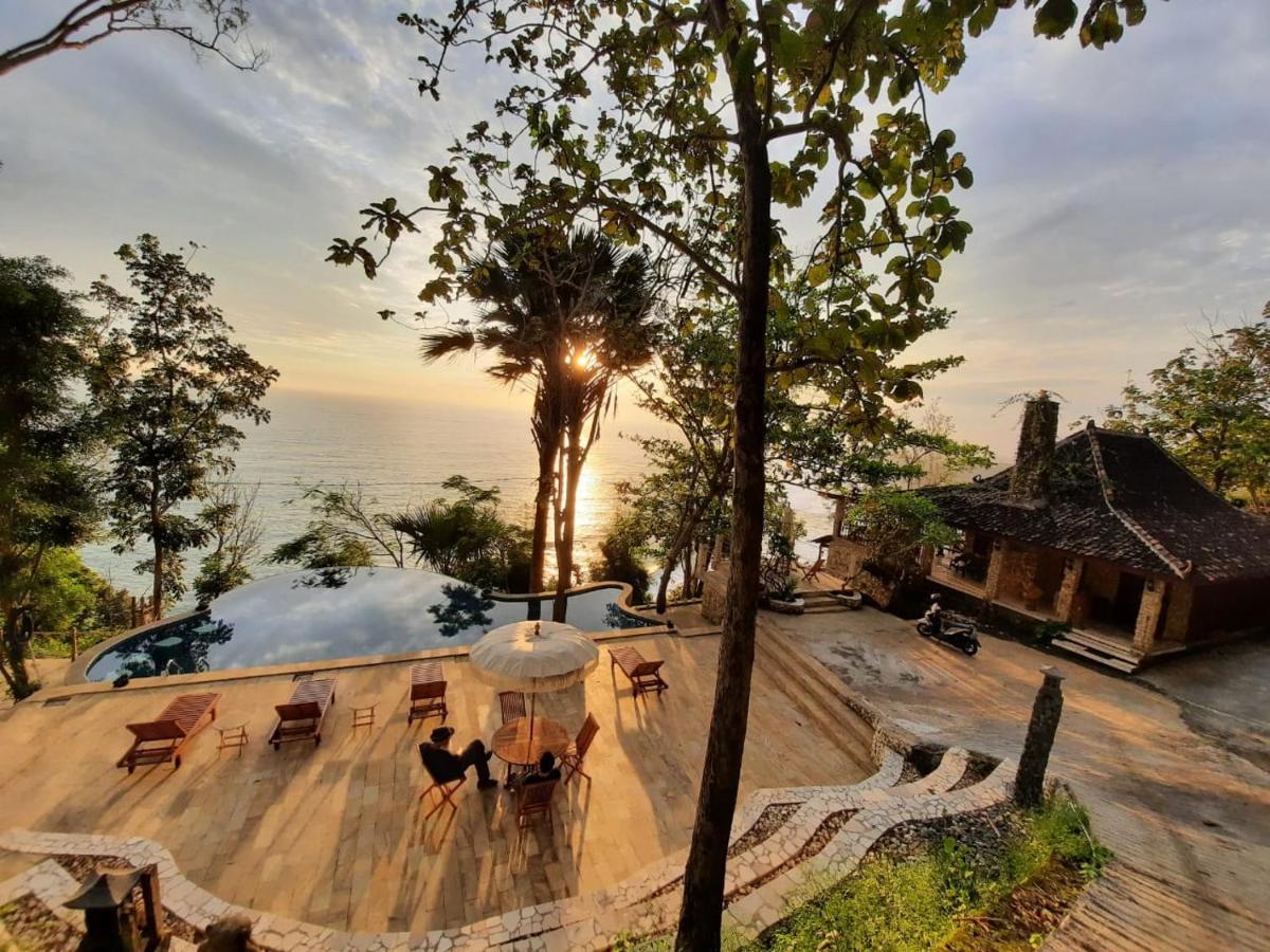 Edge Resort, Yogyakarta Parangtritis Exterior photo